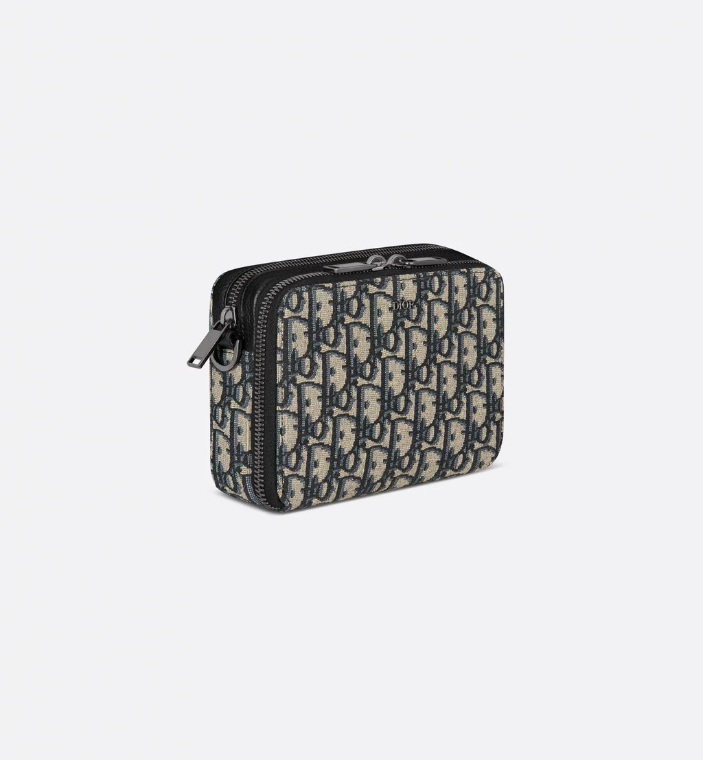 Pouch mit Reißverschluss und Riemen