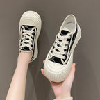 Sneaker in Check